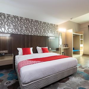 Super Oyo 89375 Regent Hotel